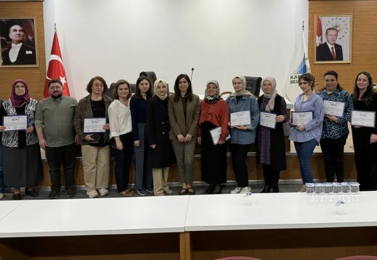 Kartepe Belediyesi personeline yönelik düzenlenen eğitimde kanser, ruh sağlığı ve