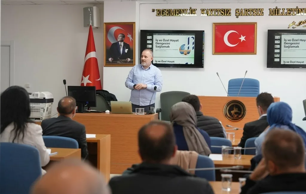 Düzce Belediyesi İnsan Kaynakları ve Eğitim Müdürlüğü tarafından personellere yönelik