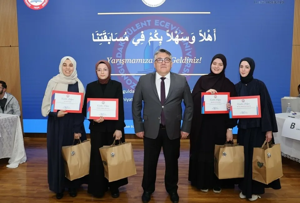 Zonguldak Bülent Ecevit Üniversitesi (BEUN) İlahiyat Fakültesi hazırlık sınıfı öğrencileri