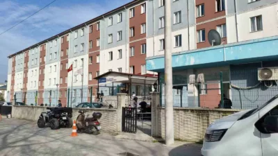 Bolu’da bir öğrenci yurduna jandarma ekiplerince düzenlenen uyuşturucu operasyonunda 1
