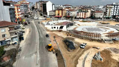 Çayırova Özgürlük Mahallesi’nde üç caddenin kesişiminde yürütülen kavşak düzenleme çalışmasında
