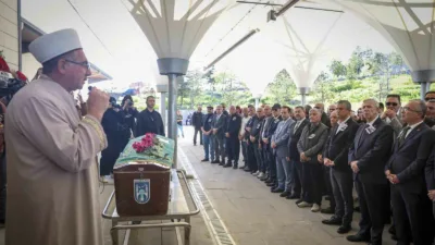 Cumhuriyet Halk Partisi (CHP) Genel Başkanı Özgür Özel, gazeteci ve