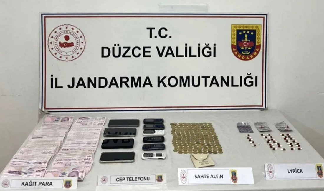 Düzce’de telefonla ulaştıkları vatandaşı, “Elimizde tarihi eser niteliğinde altın var”