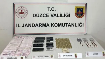 Düzce’de telefonla ulaştıkları vatandaşı, “Elimizde tarihi eser niteliğinde altın var”