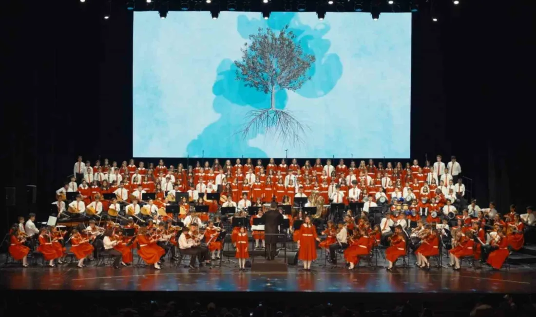 Cumhurbaşkanlığı himayesinde kurulan Cumhurbaşkanlığı Çocuk Orkestrası ve Korosu’nun, yaklaşık bin