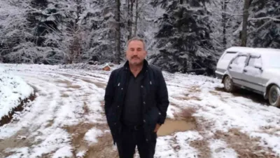 Karabük’ün Yenice ilçesinde ormanlık alanda ağaç kesimi sırasında devrilen ağacın