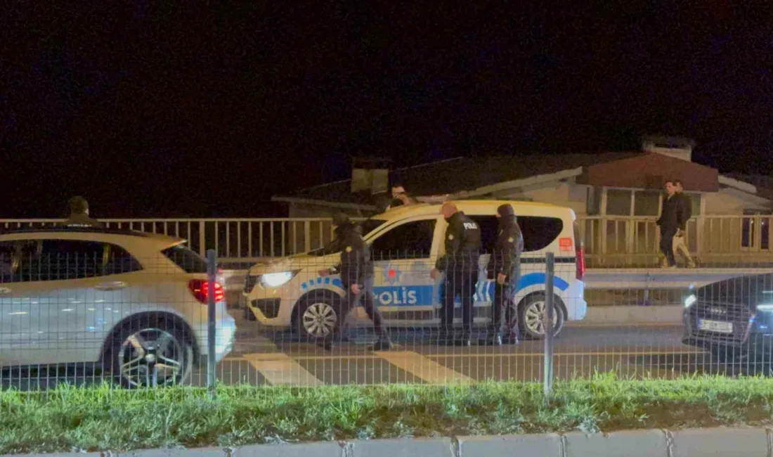 Zonguldak’ın Ereğli ilçesinde “dur” ihtarına uymayıp kaçan kovalamacada polis aracına