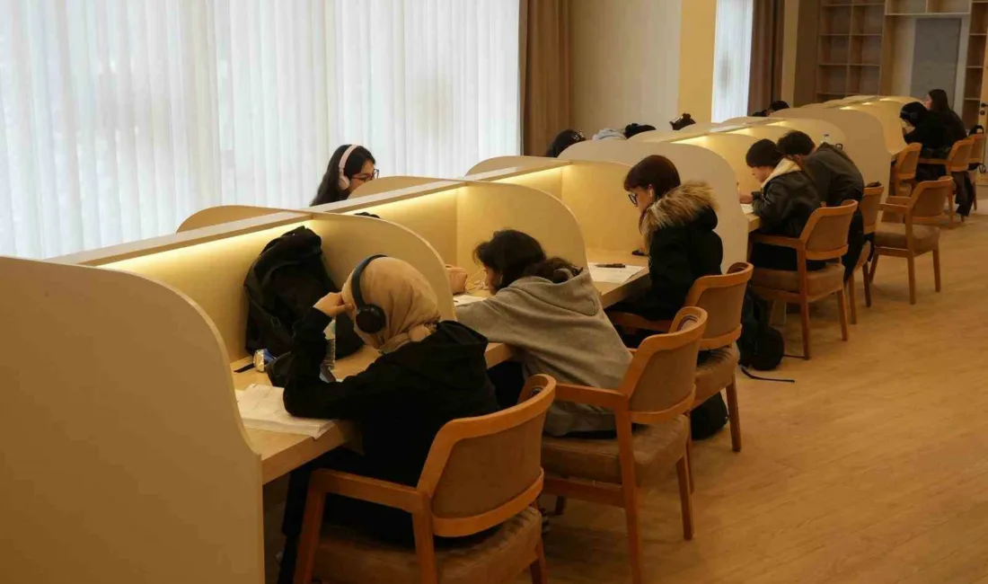 Düzce Belediyesi bünyesinde hizmet veren dört kütüphanede yaz saati uygulaması