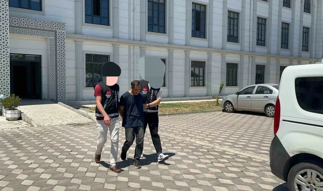 Kocaeli’nin Körfez ilçesinde boşanma aşamasındaki eşi ile bir akrabasını silah