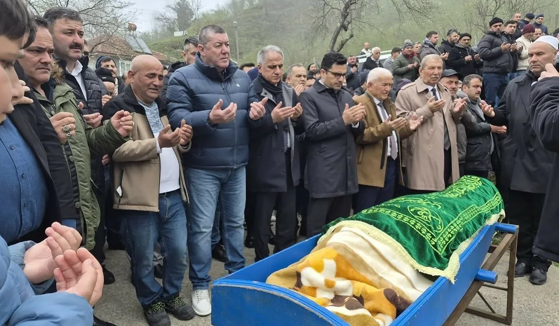 Zonguldak’ın Alaplı ilçesine bağlı Çamlıbel köyü yakınlarında bulunan gölette boğularak