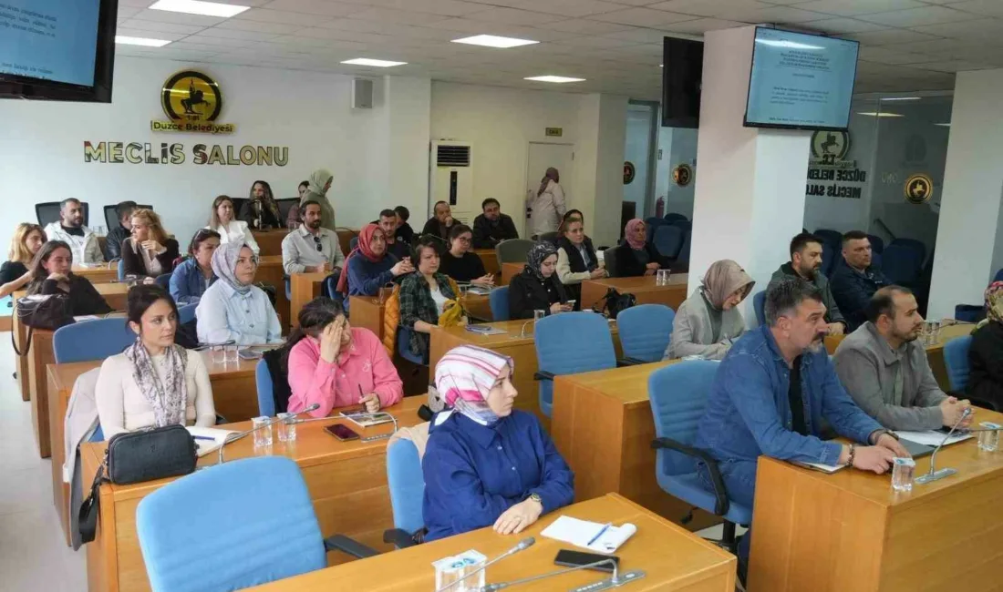 Düzce Belediyesi tarafından personellere yönelik hizmet içi eğitimler devam ediyor.