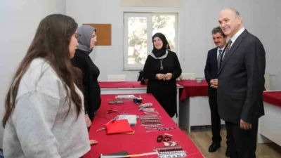 Düzce’nin üreten kadınları BELMEK’te hem sosyalleşiyor hem de kendi işinin
