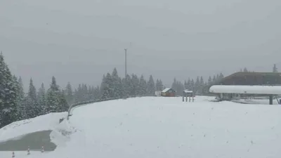 Kastamonu’da, Ilgaz Dağı geçidinde etkili olan kar yağışı, nisan ayının