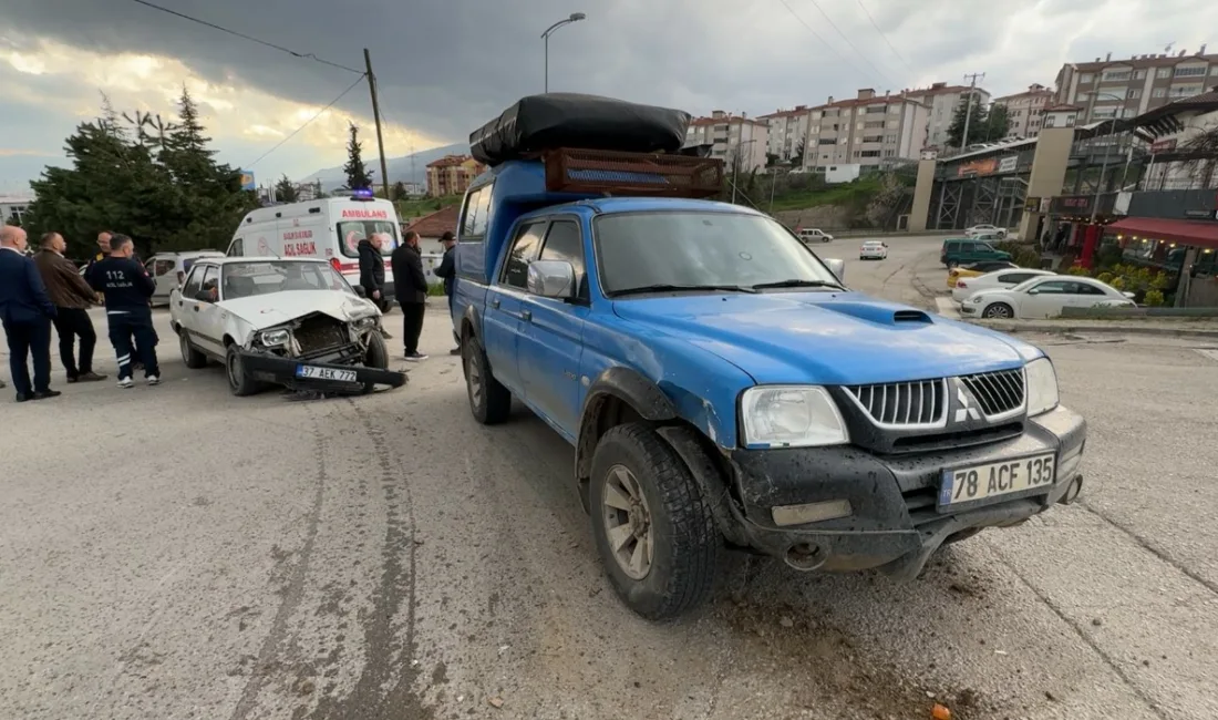 Karabük’ün Safranbolu ilçesinde kamyonetle çarpışan otomobildeki 1 kişi yaralandı. Kaza,