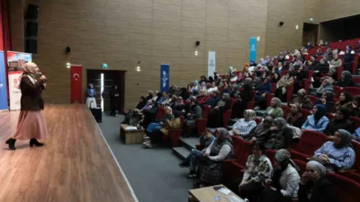 Kocaeli’de düzenlenen programda kadın sağlığı, kanser konusunda bilinçlenme ve erken