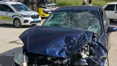 Karabük’te iki otomobilin çarpıştığı trafik kazasında 3 kişi yaralandı. Edinilen