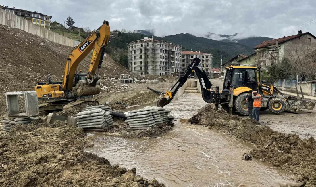 Karabük’te dün geceden beri etkili olan ve metrekareye düşen 20