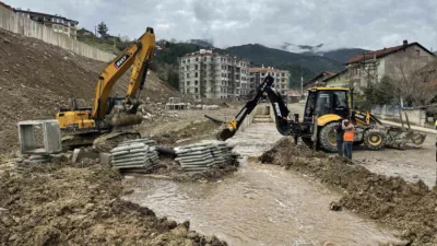 Karabük’te dün geceden beri etkili olan ve metrekareye düşen 20