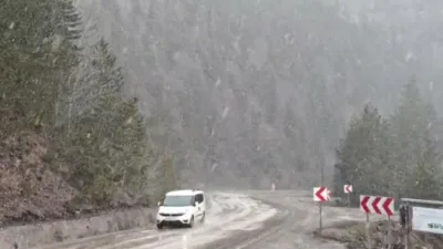 Karabük’ün yüksek kesimlerinde kar yağışı etkili oluyor. Hava sıcaklıklarının düştüğü