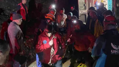Kastamonu’nun Küre ilçesinde dağlık alanda dolaştığı sırada dengesini kaybederek uçuruma