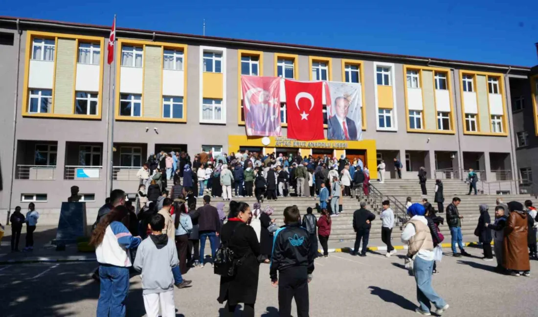 Kastamonu’da binlerce öğrenci, Milli Eğitim Bakanlığınca düzenlenen İlköğretim ve Ortaöğretim