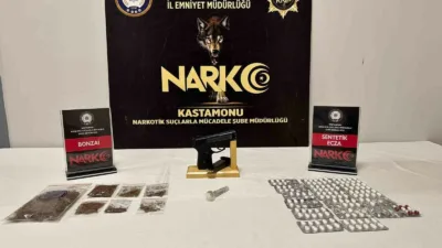 Kastamonu’da polis ekiplerince düzenlenen uyuşturucu operasyonunda 6 şüpheli gözaltına alındı.