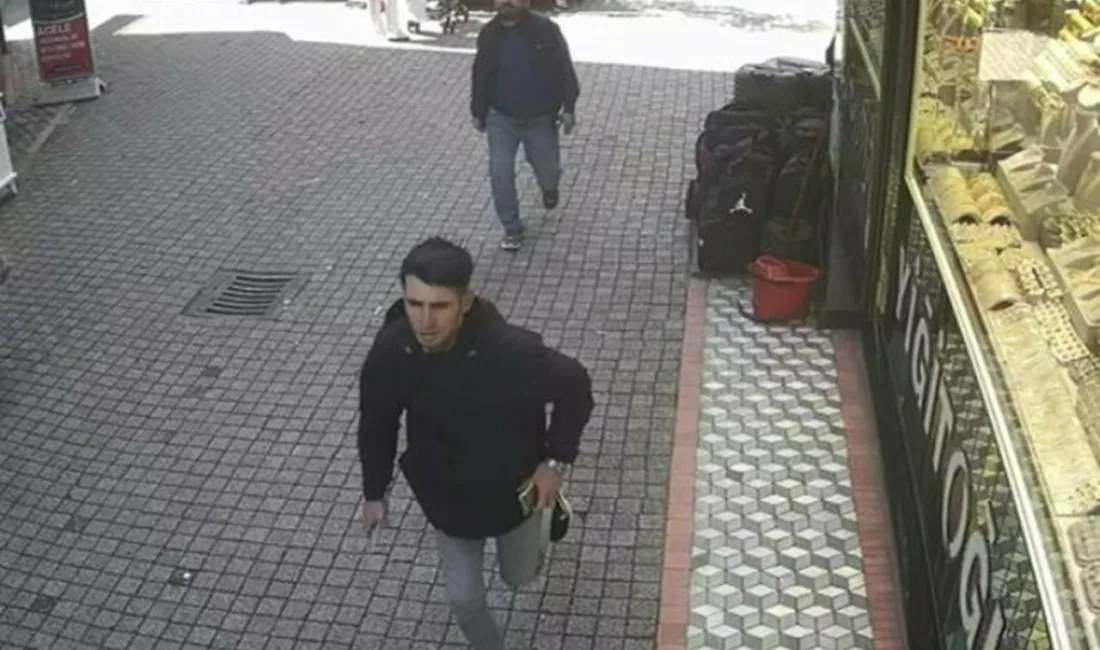 Zonguldak’ın Ereğli ilçesinde girdiği kuyumcuda kendisini polis olarak tanıtıp belindeki