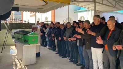 Kocaeli’nin Dilovası ilçesindeki demir-çelik fabrikasında yükleme platformunun çökmesi sonucu 3
