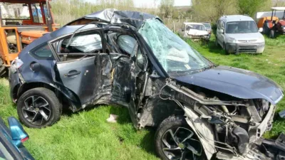 Kastamonu’da kontrolden çıkarak kaldırımdaki ağaca çarpan otomobildeki 1 kişi öldü,