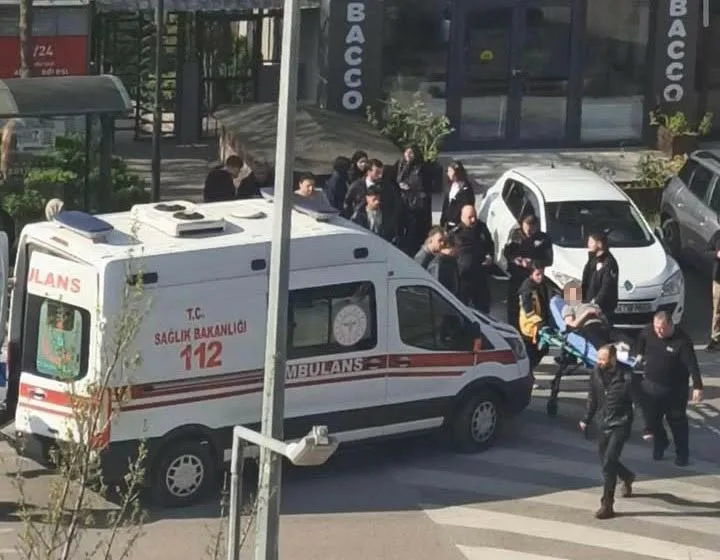 Kocaeli’nin Körfez ilçesinde 2 lise öğrencisi arasında çıkan kavgada kan