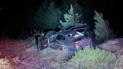 Karabük’te kara yoluna çıkan başıboş ata çarpan otomobilde bulunan 3