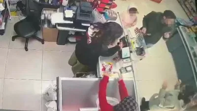 Kocaeli’nin Kartepe ilçesinde markette özel gereksimli çocuğu tekme tokat darp