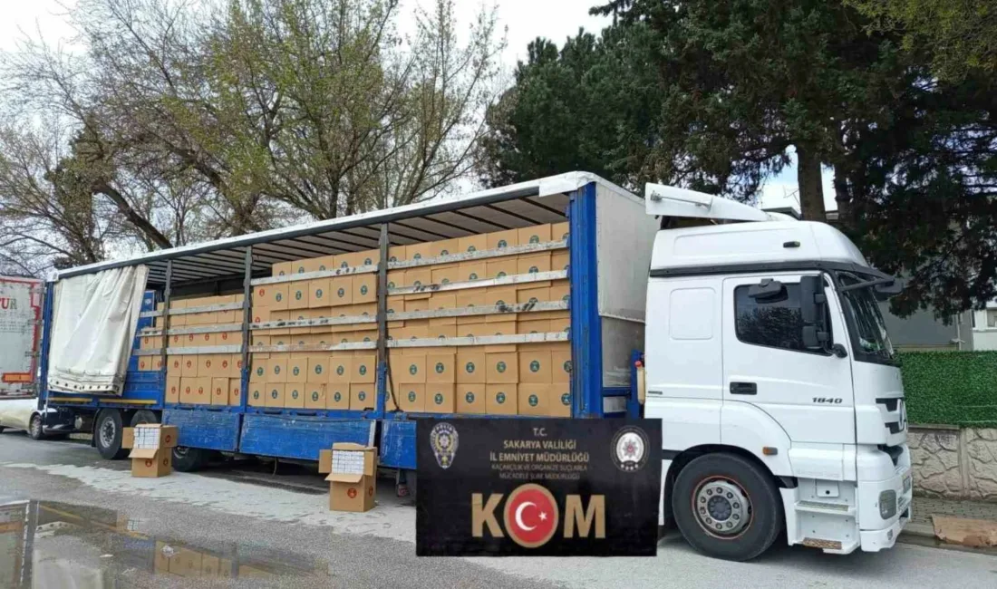 İstanbul’a kaçak sigara sevkiyatı yapan tır, Anadolu Otoyolu Sakarya geçişinde