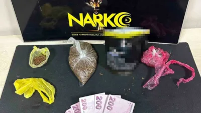 Düzce’de uyuşturucu ticareti yaptığı tespit edilen şahıs çıkarıldığı mahkemece tutuklandı.