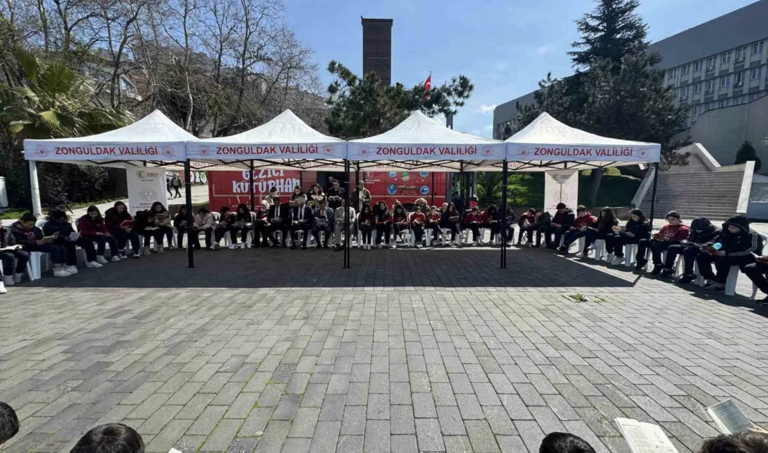 Zonguldak’ta sahil bandında, yoğun katılımla “Kitap Okuyoruz” etkinliği düzenlendi. 81