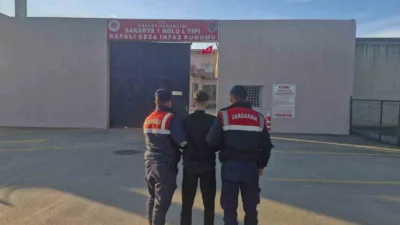 Sakarya’nın Karasu ilçesinde jandarma ekiplerince düzenlenen uyuşturucu operasyonunda, bir şahıs