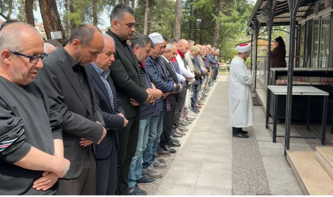 Kahramanmaraş’ta okula yönelik düzenlenen saldırılarda hayatını kaybedenler için Karabük’te gıyabi