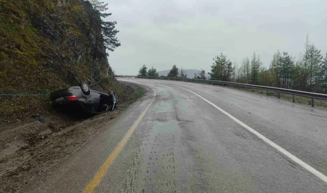 Kastamonu’nun İnebolu ilçesinde takla atan otomobilin sürücüsü yara almadan kurtuldu.