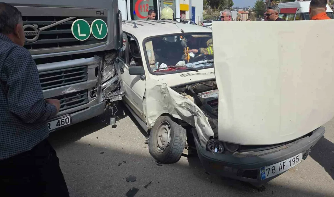 Karabük’ün Safranbolu ilçesinde tır ile otomobilin çarpıştığı kazada 1 kişi
