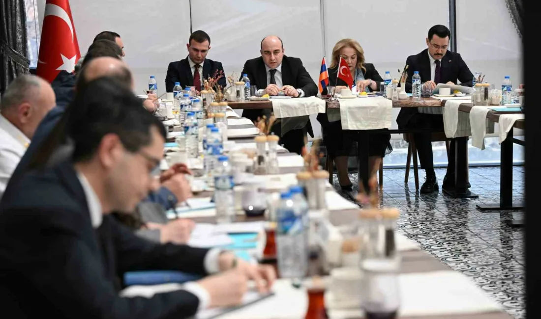 Türkiye ile Ermenistan arasında düzenlenen, Kars-Gümrü demiryolunun rehabilitasyonu ve faaliyete