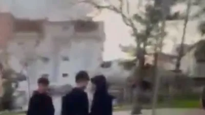 Ankara’da 14 yaşındaki çocuk, parka çağırdığı yaşıtını bıçaklayarak ağır yaraladı.