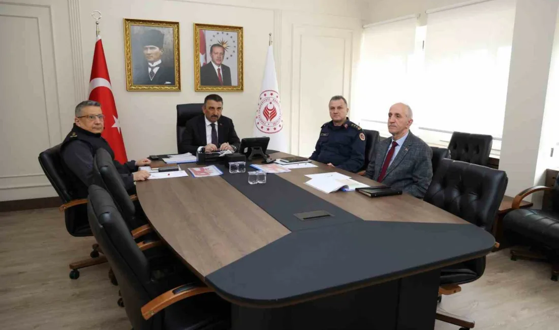 Zonguldak Valisi Osman Hacıbektaşoğlu, okul güvenliği konusunun ele alındığı toplantıya