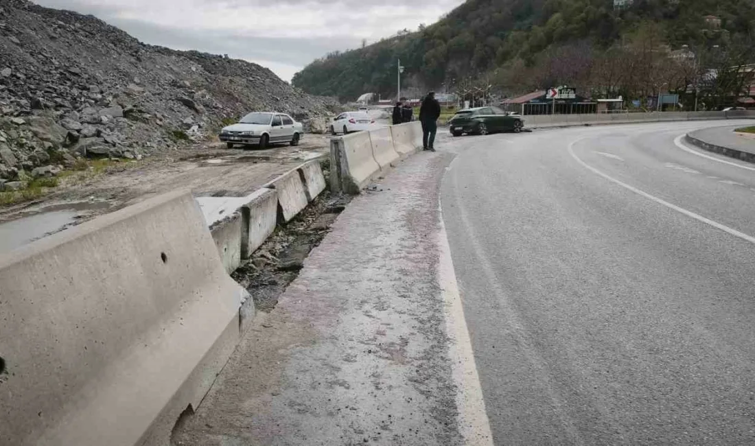 Zonguldak’ın Kilimli ilçesinde kontrolden çıkan bir otomobil direksiyon hakimiyetini kaybederek