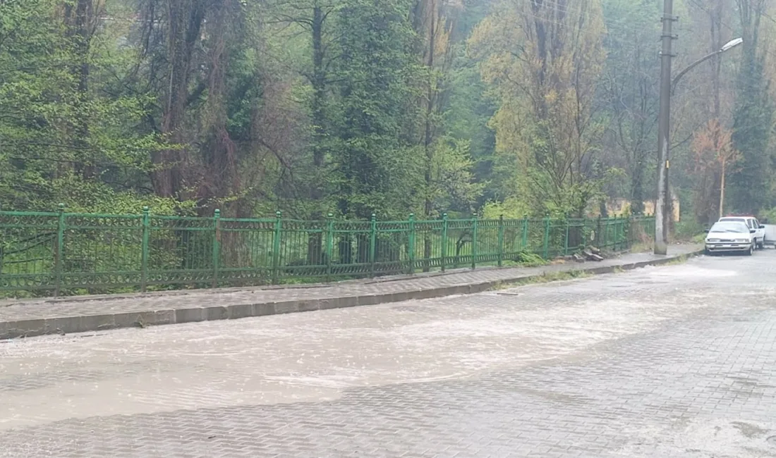 Zonguldak’ta bu sabah etkili olan yağmur nedeniyle Çaydamar yolu sular