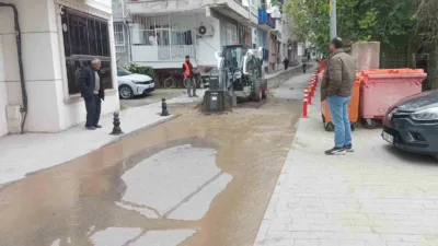 Kocaeli’nin Karamürsel ilçesinde yürütülen altyapı çalışmaları sırasında iş makinesi ana