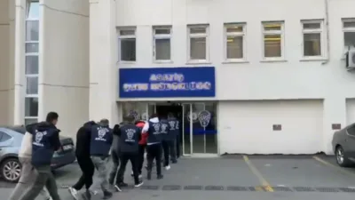 Ankara’da, sürücülere araçlarını koruduklarını öne sürerek haksız kazanç sağlayan ve