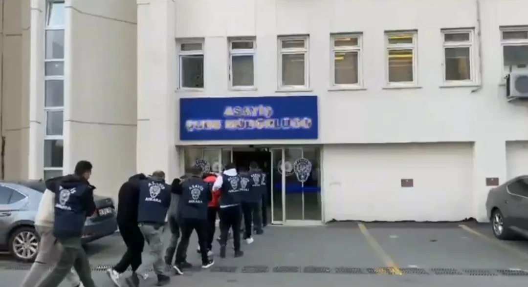 Ankara’da, sürücülere araçlarını koruduklarını öne sürerek haksız kazanç sağlayan ve