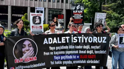 Ankara’da 14 yaşındaki kızın yaya geçidinden yolun karşısına geçerken bir