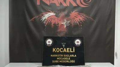 Kocaeli’nin Derince ilçesinde durdurulan araçta yapılan aramada 2 kilo 180