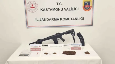Kastamonu’da jandarma ekiplerince durdurulan araçta 5 bin 968 adet sentetik